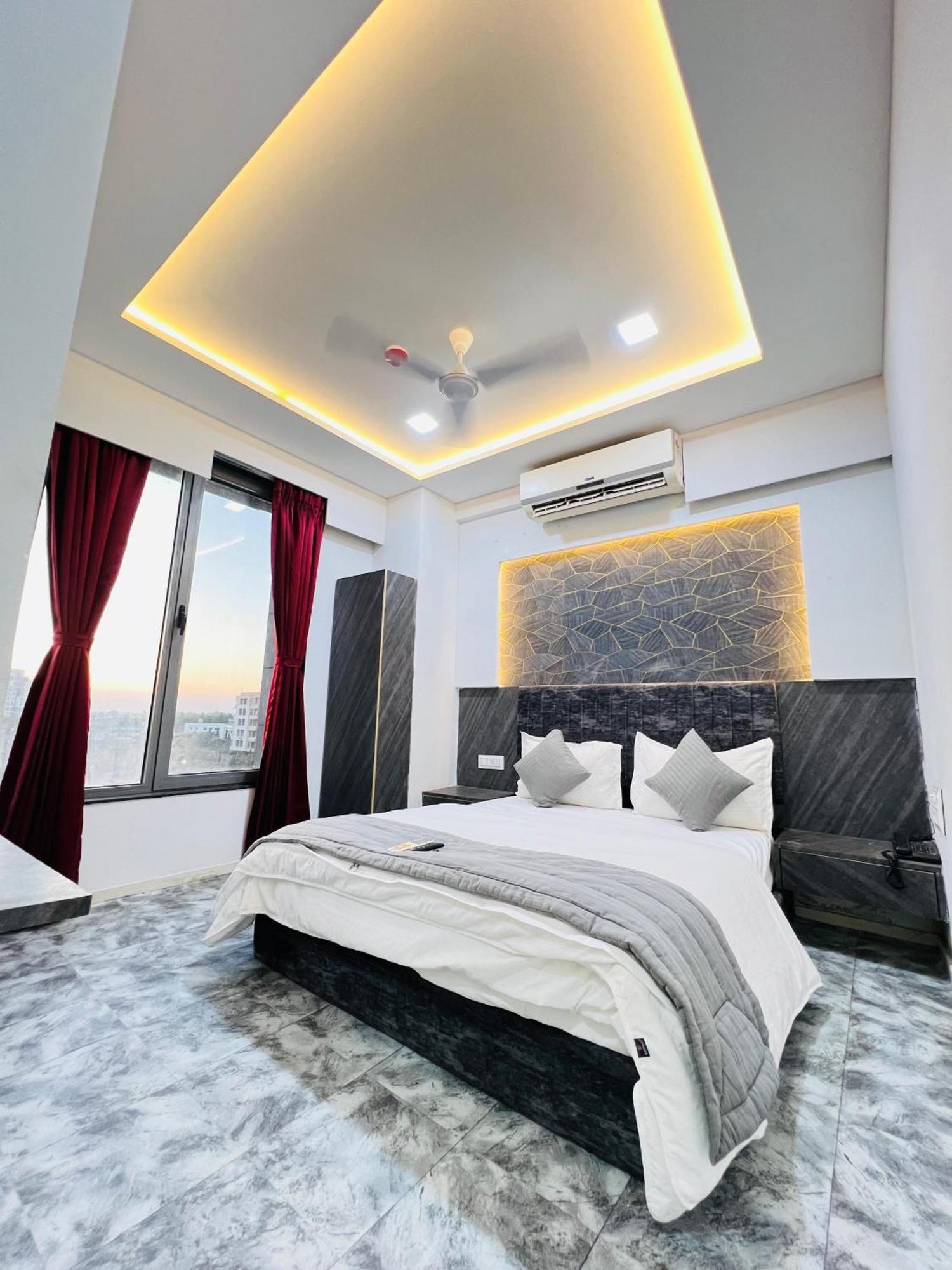 Hotel Star Galaxy Surat Exterior photo